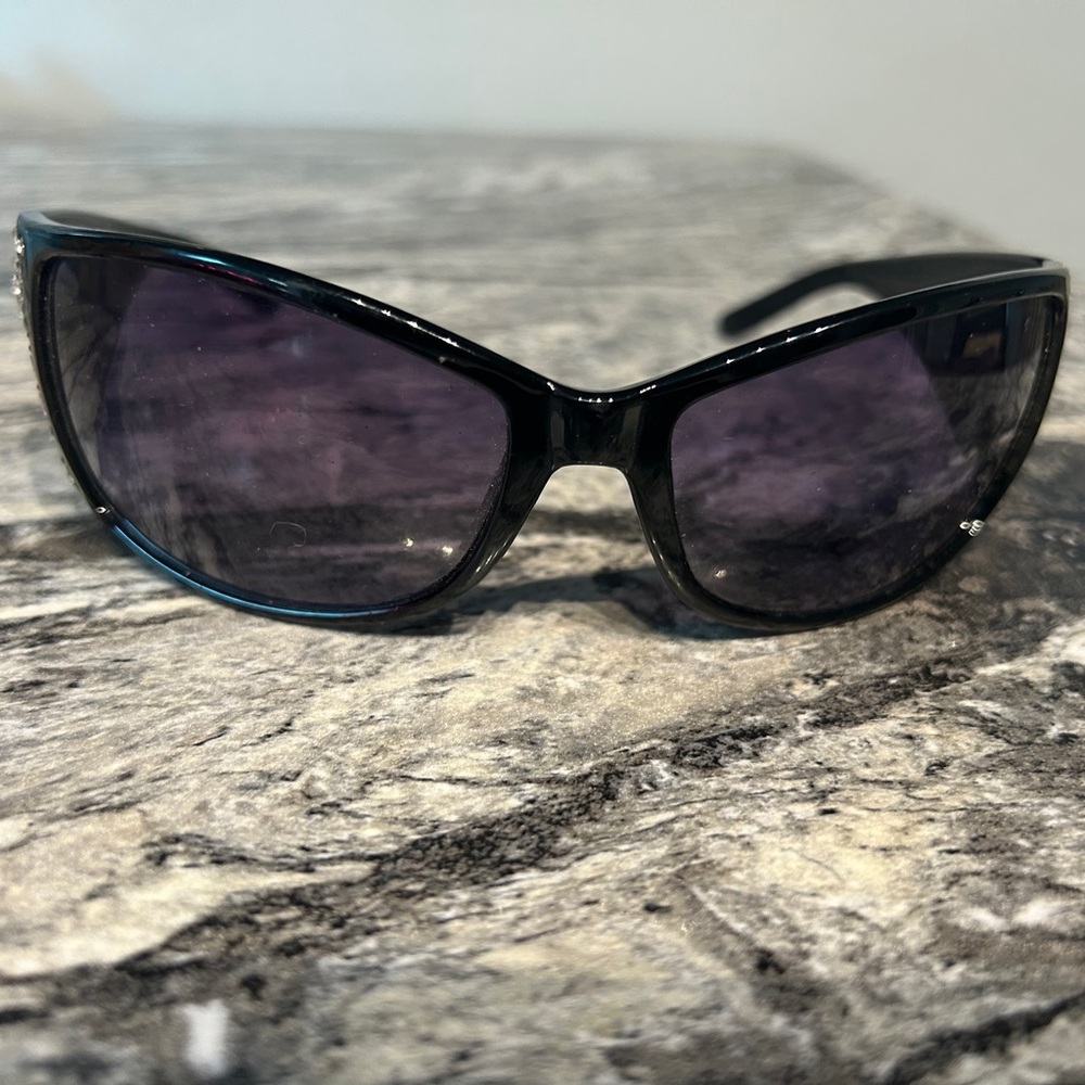 Romance Black Sunglasses